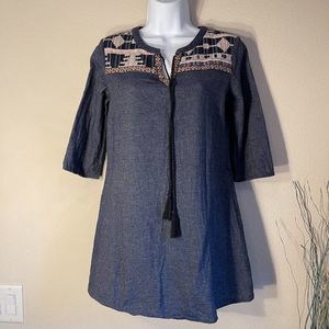Flying Tomato embroidered chambray top V neck S